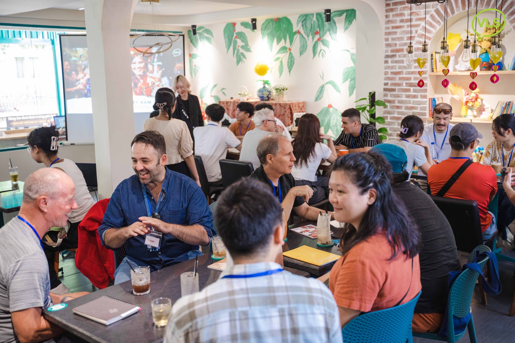 a group of foreigners learning Vietnamese, one of the most difficult language in the world