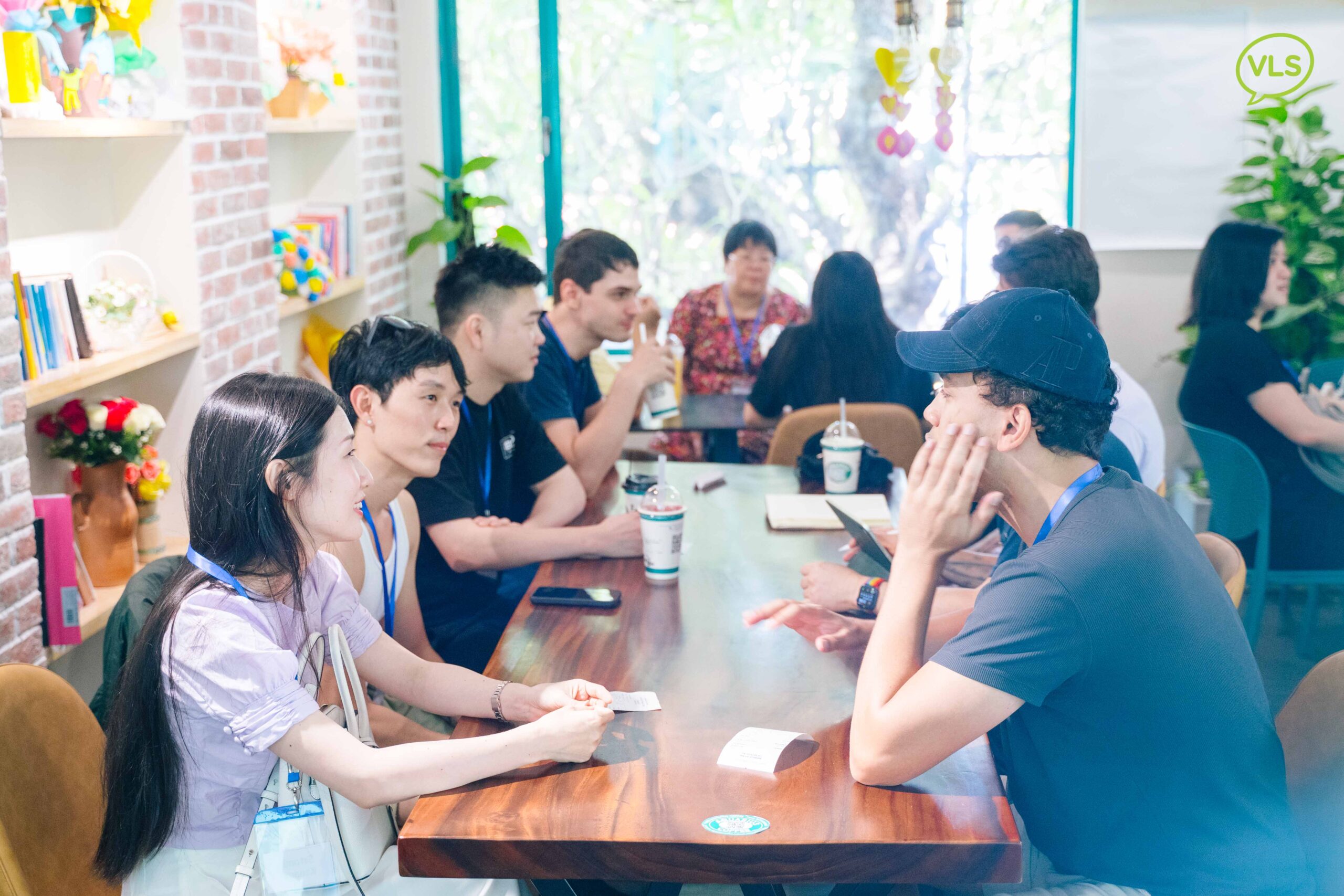 A meetup of Vietnamese Circle - Free Vietnamese Club by VLS. Enhance your Vietnamese language learning journey