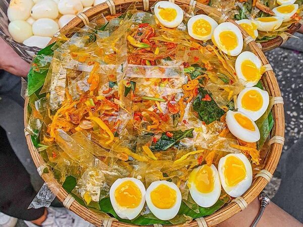 Signature Saigon Cuisine: Bánh tráng trộn