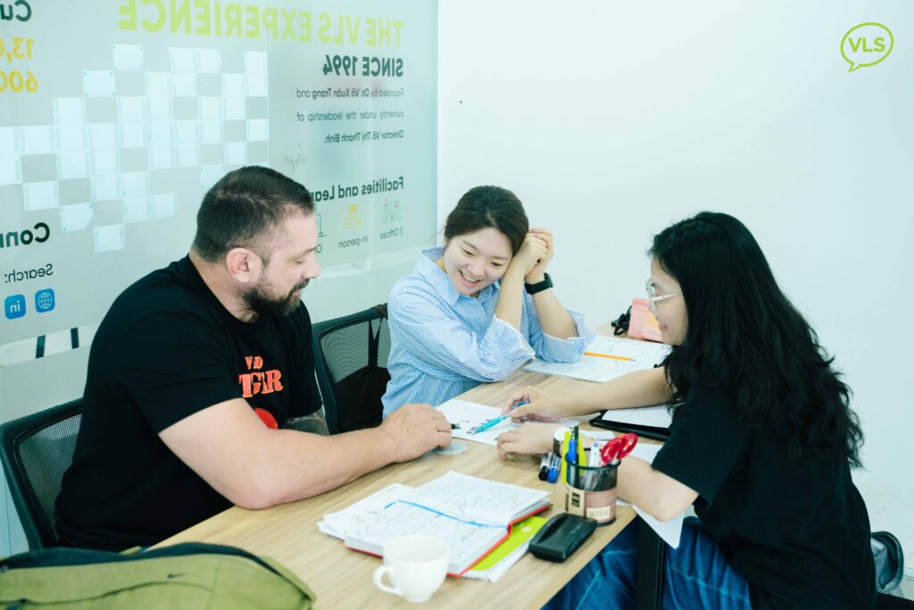Vietnamese class at VLS Thảo Điền