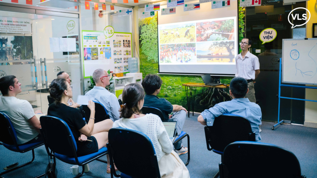 VLS Approach for Cross-cultural Communication in Vietnam: Language and Culture, Hand-in-Hand