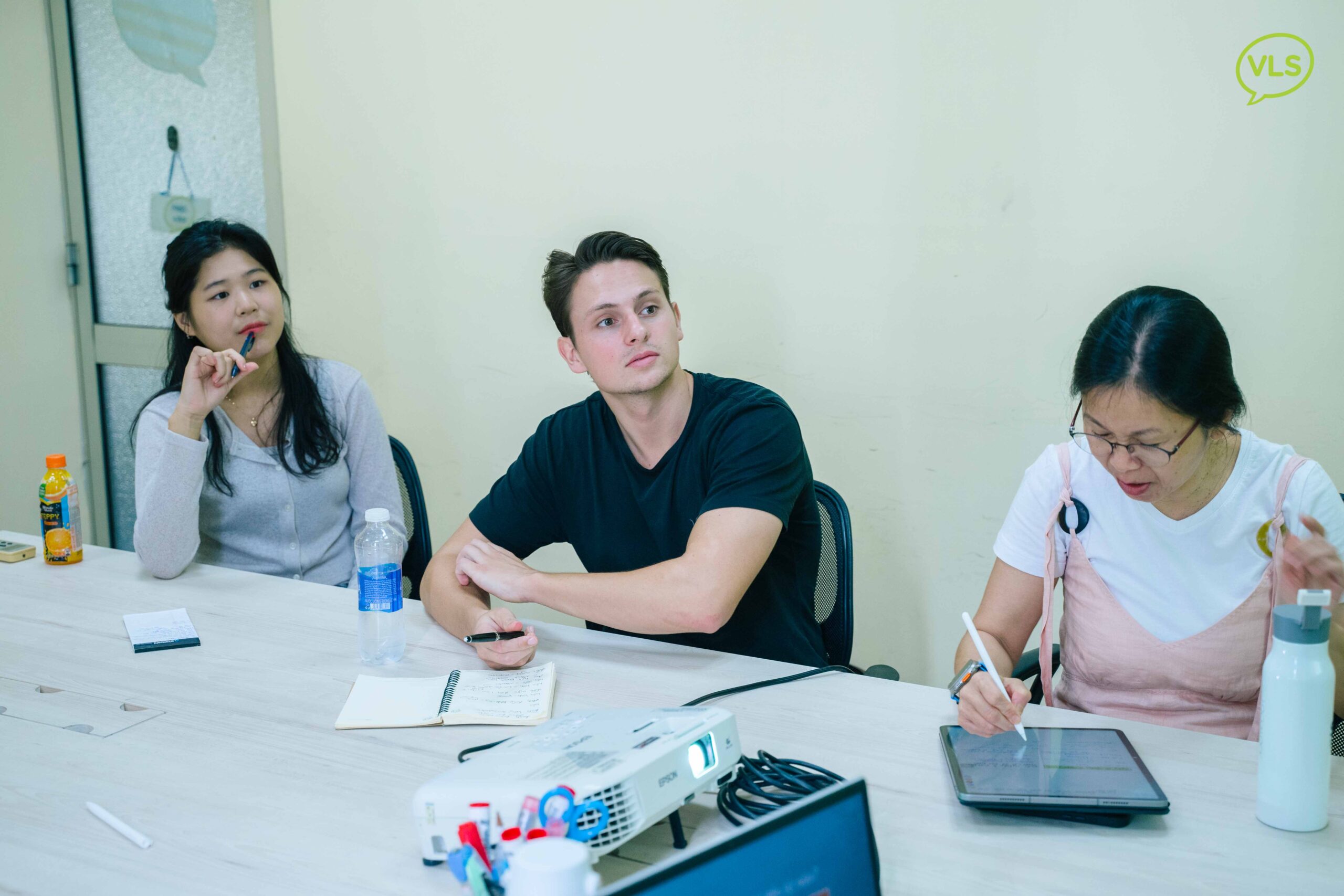 How to Learn Vietnamese: Guide to Vietnamese Accents