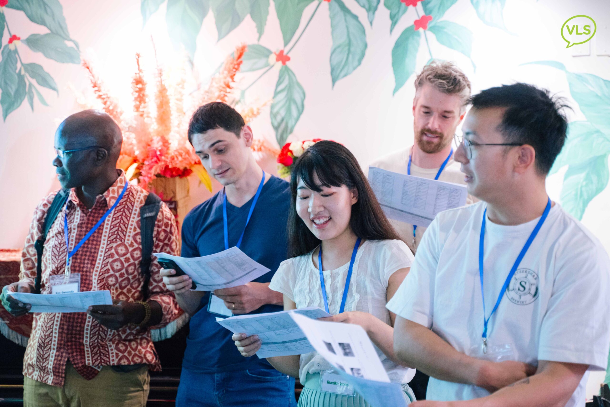 Vietnamese Circle is VLS’s immersive Vietnamese speaking club for expats, non native speakers, and Việt Kiều.