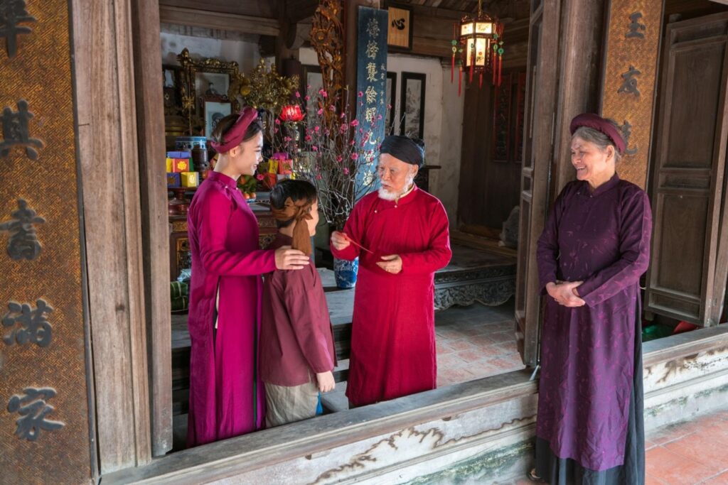 Giving lì xì is one of the most important Tết tradition and rituals in Vietnam